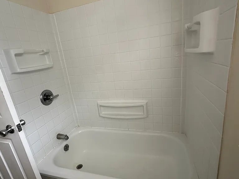 2945 Burdette St — Photo 11