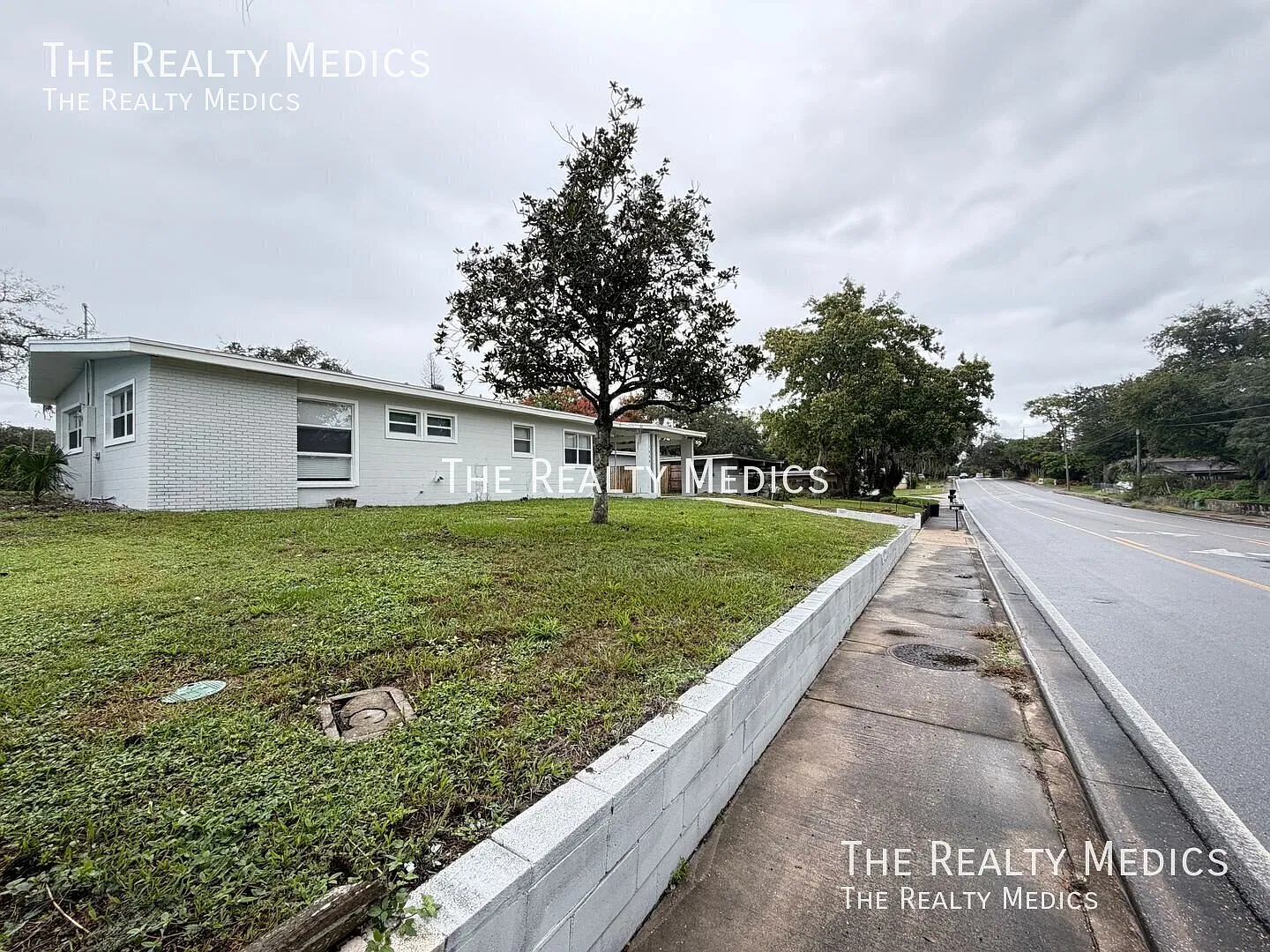 Modern Comfort, Everyday Ease Your Titusville Retreat Awaits! Washer & Dryer Included! Fully-Fenc... — Photo 4