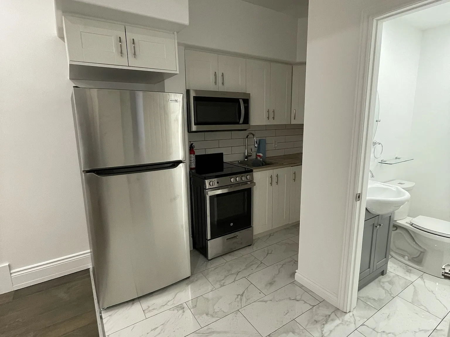 Studio, 300 sqft, $1,350 — Photo 1