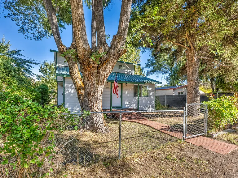 604 Pine St — Photo 64