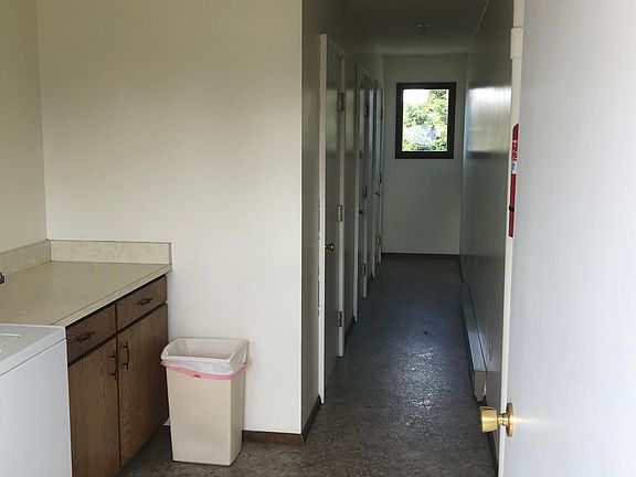 2nd image of 2708 W Mendenhall St #D