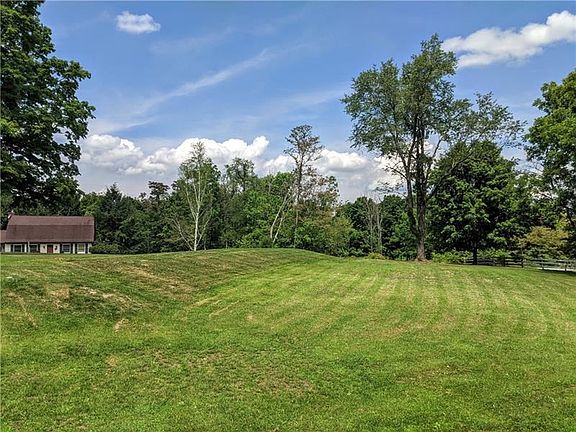 4th image of 15 Wildview Dr
