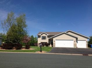 38398 Coventry Dr, North Branch, MN 55056