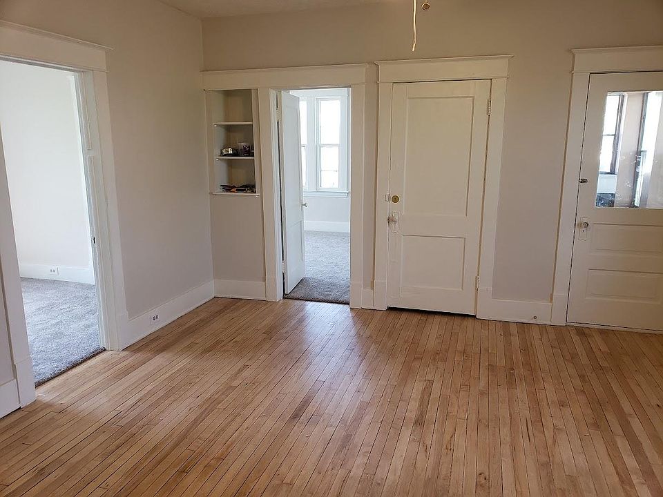 1st image of 916 5th St NW #2