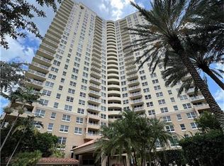 19501 W Country Club Dr APT TS-03, Miami, FL 33180