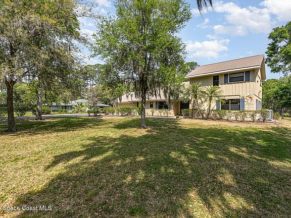 2nd image of 5425 Lovett Dr