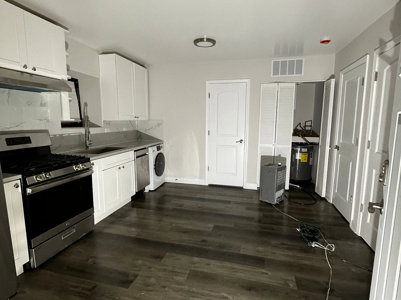 2 bed, $1,550 — Photo 2