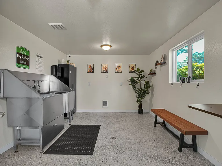 BROOK HOLLOW APARTMENTS — Photo 14