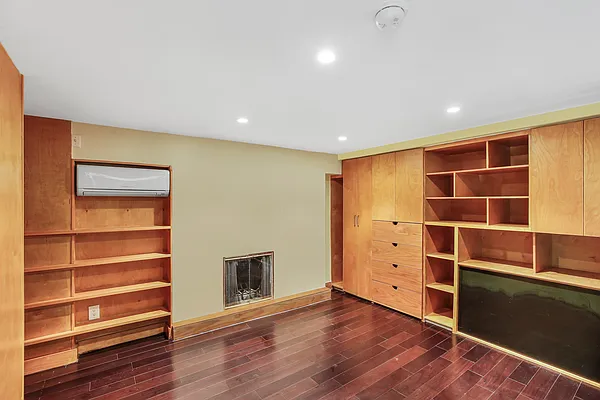 Rented by Corcoran | media 7