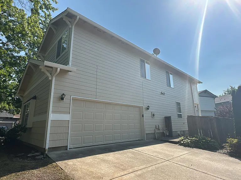 2302 SE 175th Ave — Photo 2