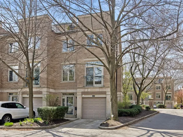 2725 N Janssen Ave, Chicago, IL 60614
