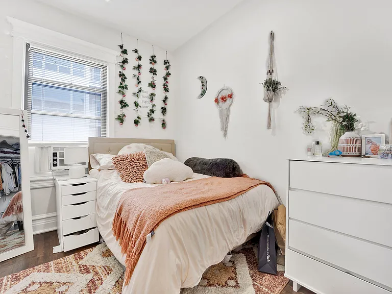 1010 W Dakin St #2 — Photo 5