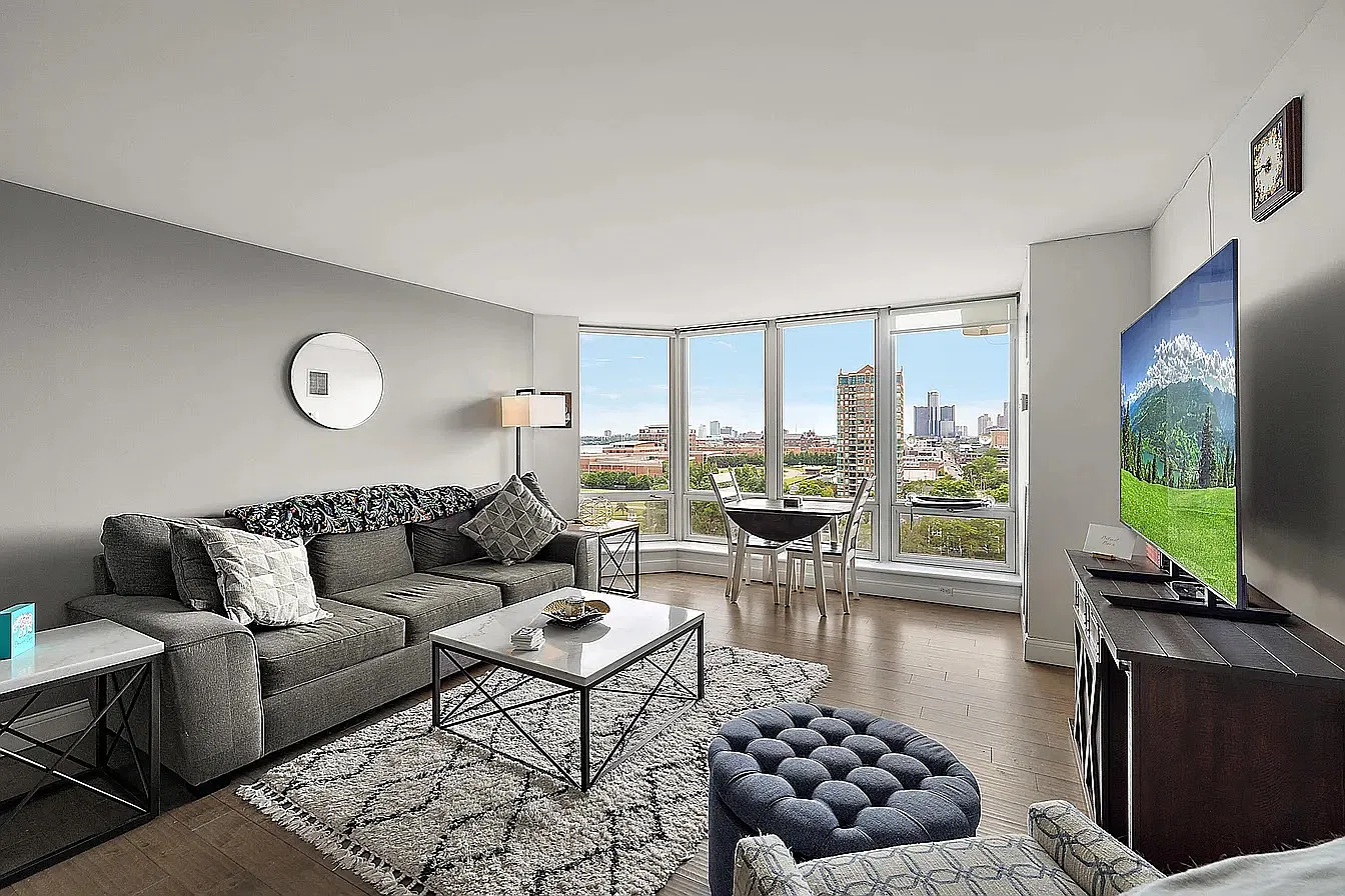 250 E Harbortown Dr — Photo 4