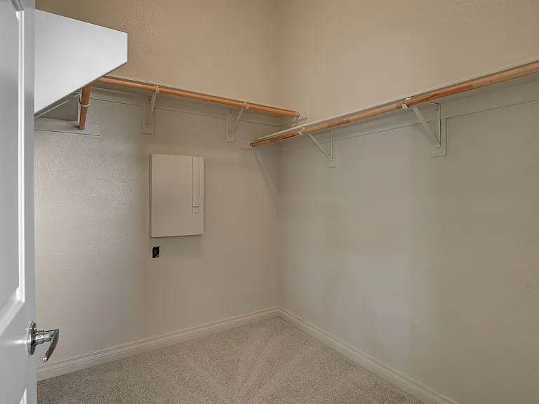 10649 Tuckermans Ave — Photo 32