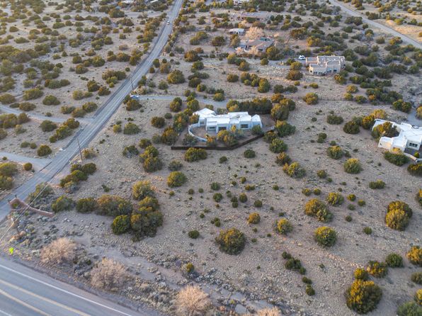 4 Juniper Rd, Placitas, NM 87043