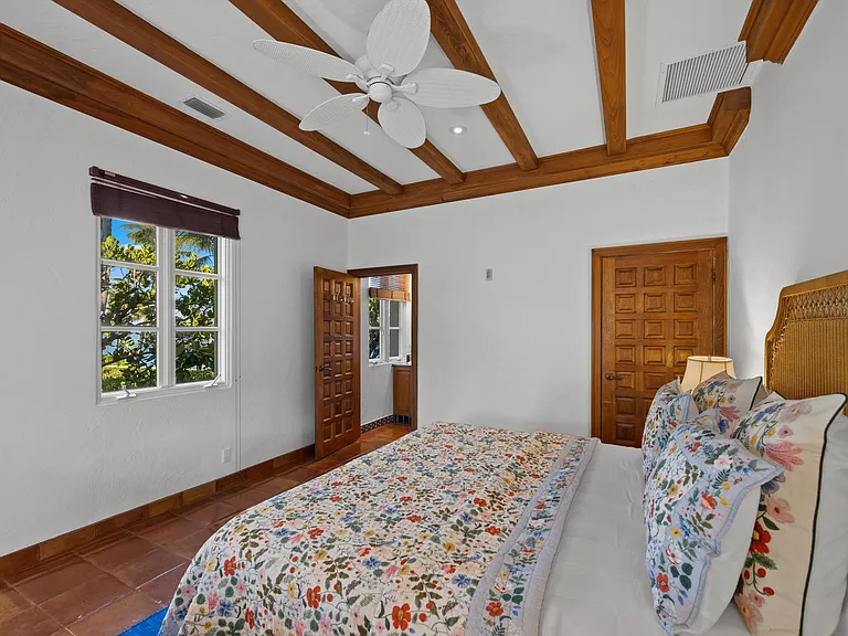 240 N Ocean Blvd — Photo 35
