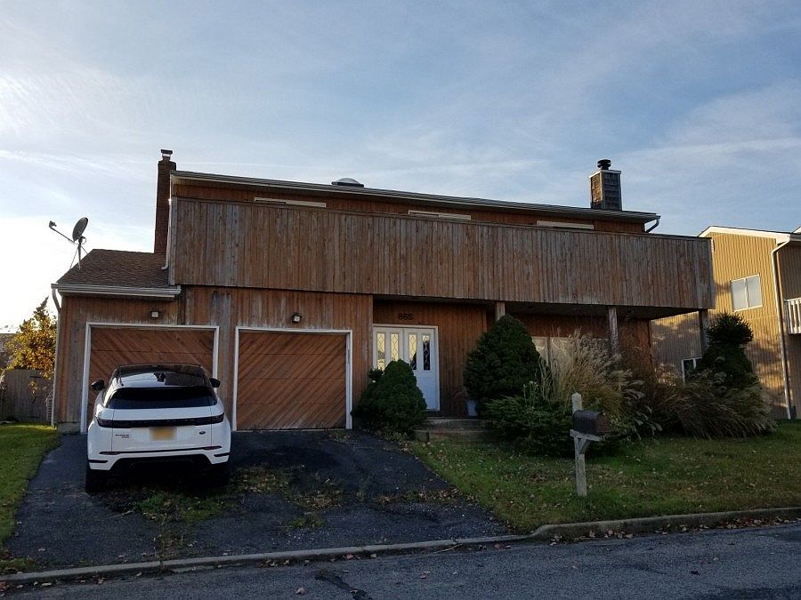 1st image of 865 Anthony Dr