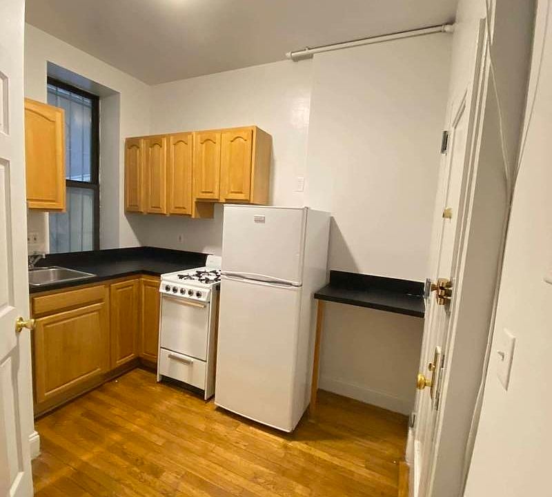 1st image of 25 Thompson St #3S