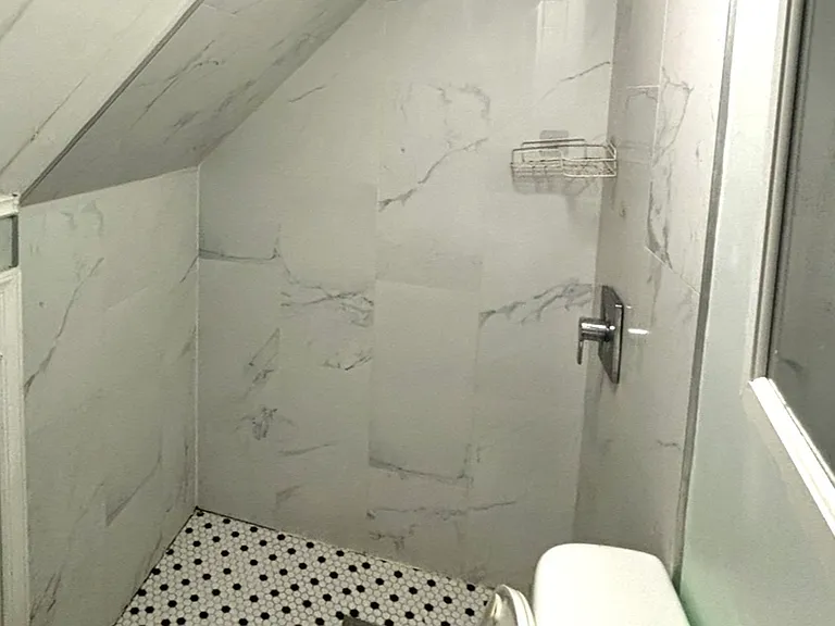 244-246 Vine St #2 — Photo 13