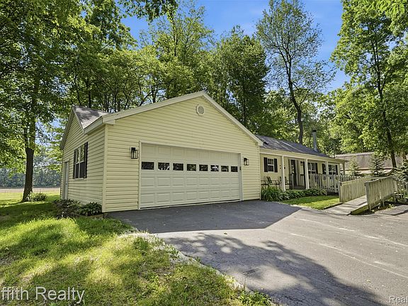 4th image of 260 Ellsworth Lake Dr