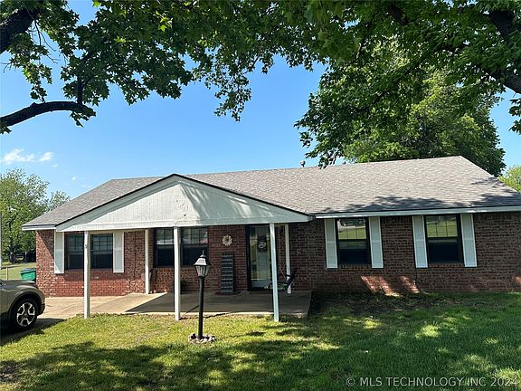 2nd image of 3313 W 72nd Pl S