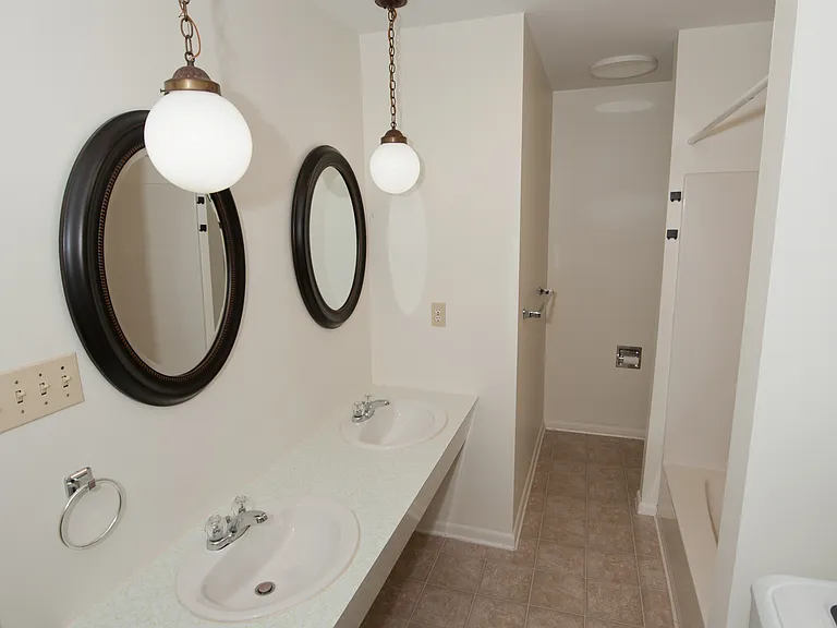 1402 Walnut St #1 — Photo 21