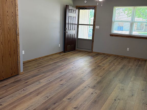 3rd image of 831 & 833 S Highland Ave #831
