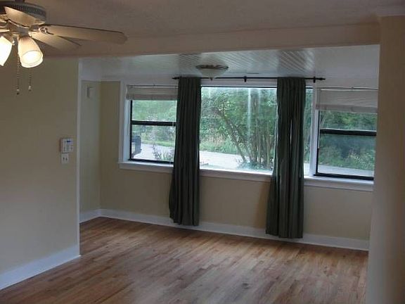 Solid oak floors, alarm s