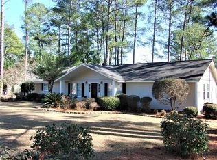 1406 Golf Club Rd, Douglas, GA 31533