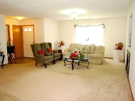 3rd image of 8329 Mira St