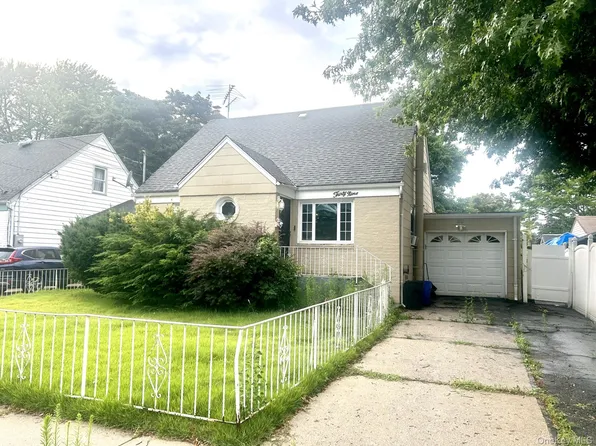 39 Harold Avenue, Hempstead, NY 11550