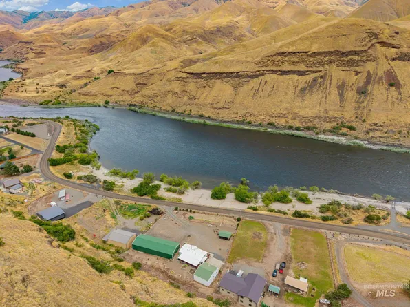 31018 Snake River Rd, Asotin, WA 99402