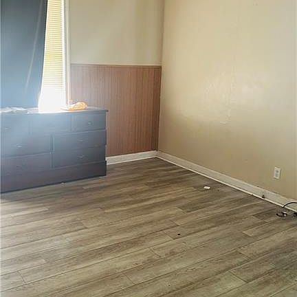 4th image of 1454 Columbia Dr