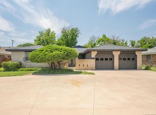 119 Carson Ave, Dumas, TX 79029