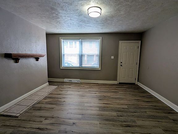 2nd image of 1812 Jane St