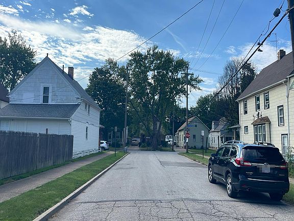 5th image of 4315 Trowbridge Ave