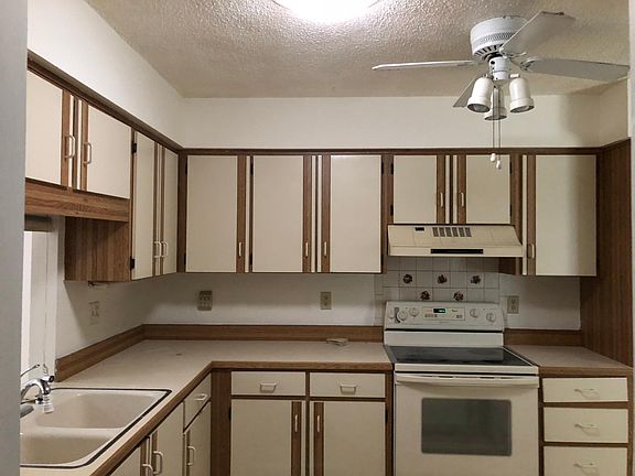 4th image of 234 Deer Lake Cir