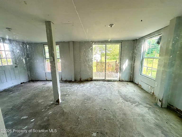 1019 Kirst Ct — Photo 6