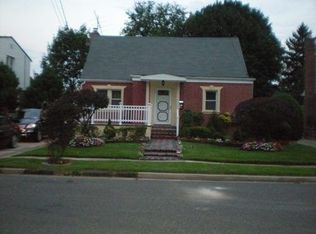 10 S Everett St, Valley Stream, NY 11580