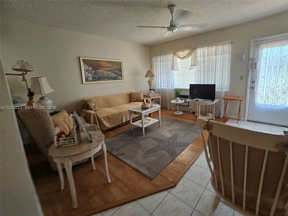 3rd image of 820 SW 11th Ave APT 4B