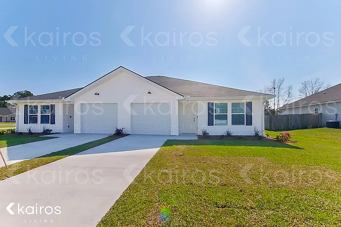 13 Burnt Oak Cir — Photo 1