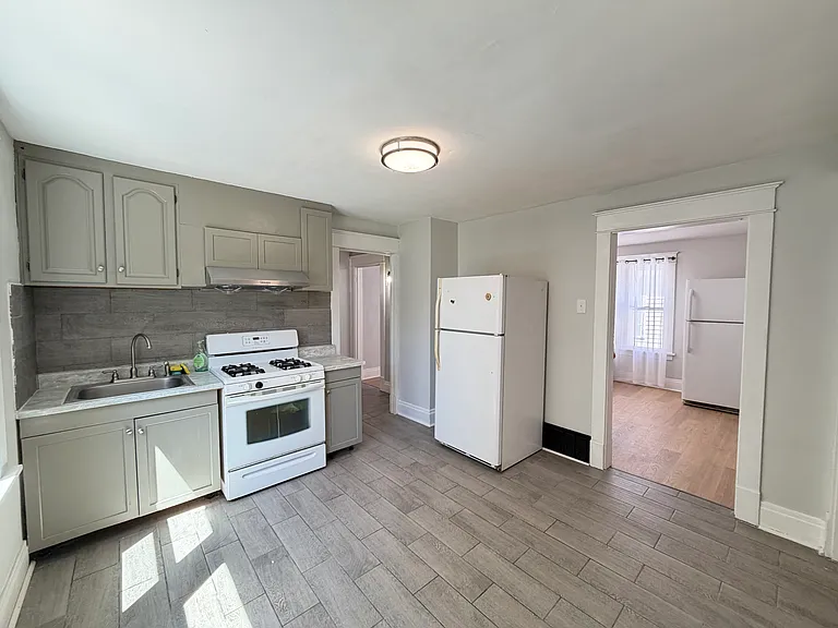 43 Springville Ave — Photo 8