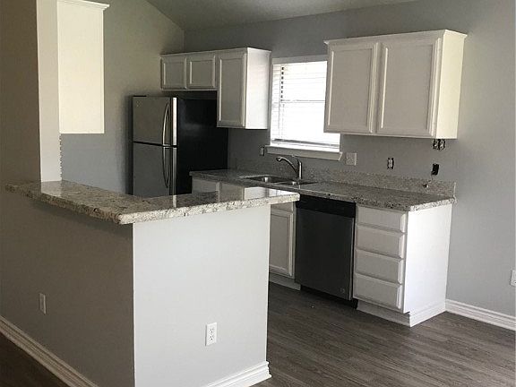 2nd image of 3513 Vienna Dr