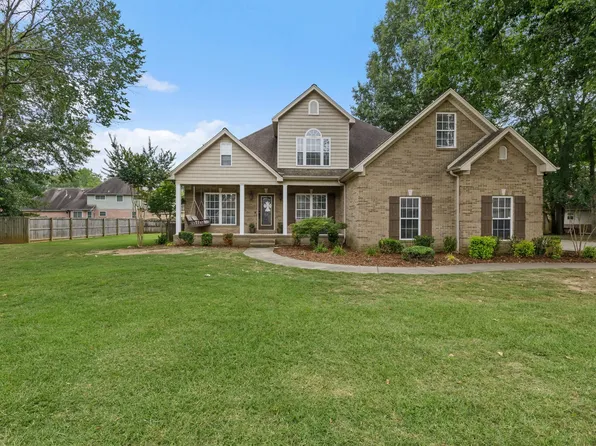 1704 Woodside Dr, Muscle Shoals, AL 35661