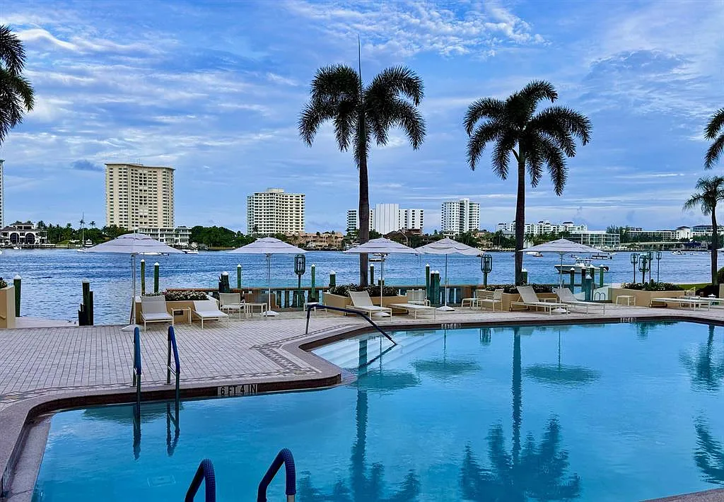 2 bed, 2340 sqft, $12,900 — Photo 1