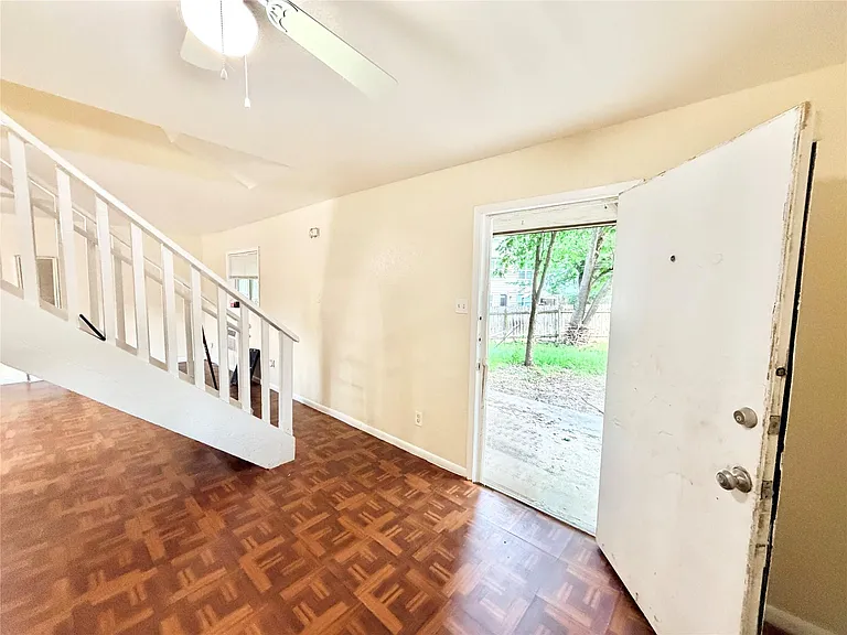 6257 Manor Rd #B — Photo 11