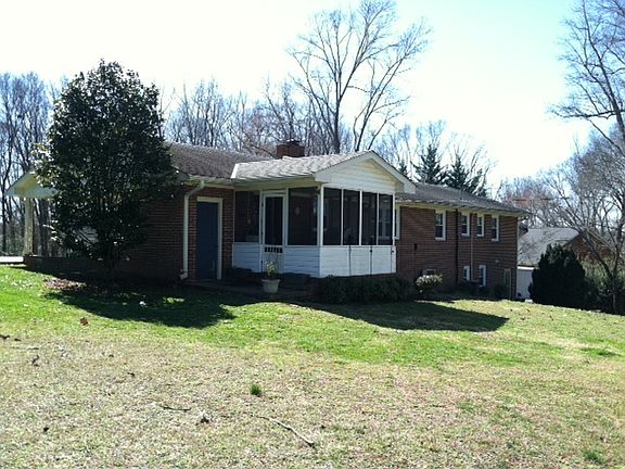 4th image of 127 Crescent Dr