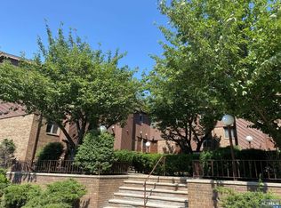 2427 5th St #11, Fort Lee, NJ 07024