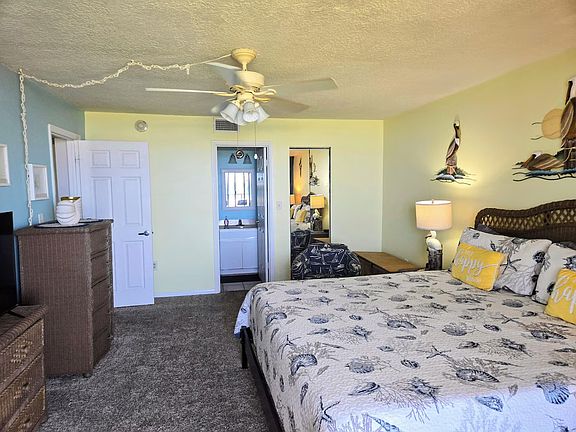4th image of 7400 Ridgewood Ave #306