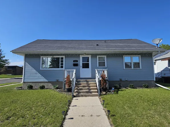1612 26th Ave, Menominee, MI 49858